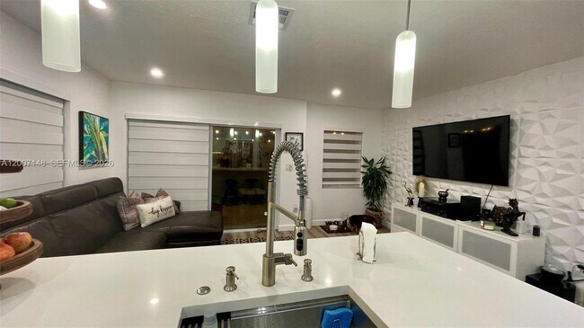 Building Photo - 1149 NW 126th Pl