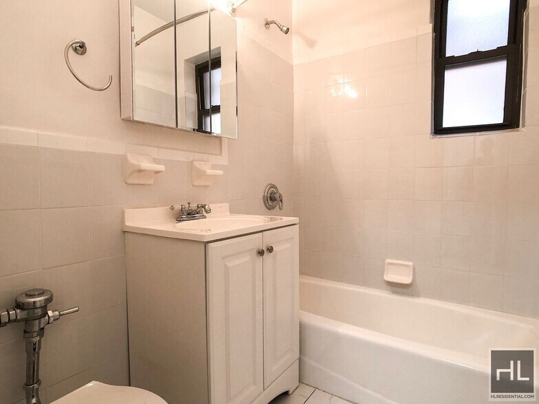 Building Photo - EAST 55 STREET