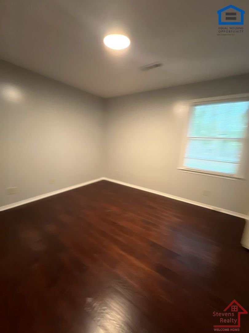 Building Photo - 1155 Carol Ln