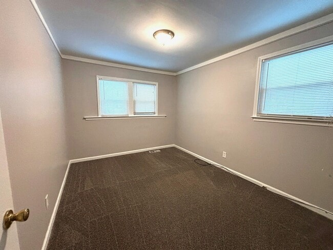 Building Photo - 11340 Fisher Ave