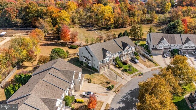 Building Photo - 123 Hearthstone Ln