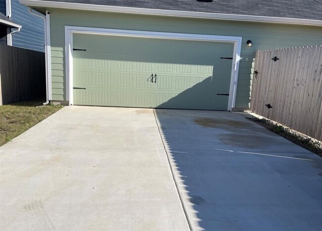 Building Photo - 340 Kenai Dr