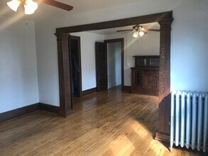 Building Photo - 2917 S 31st Ave