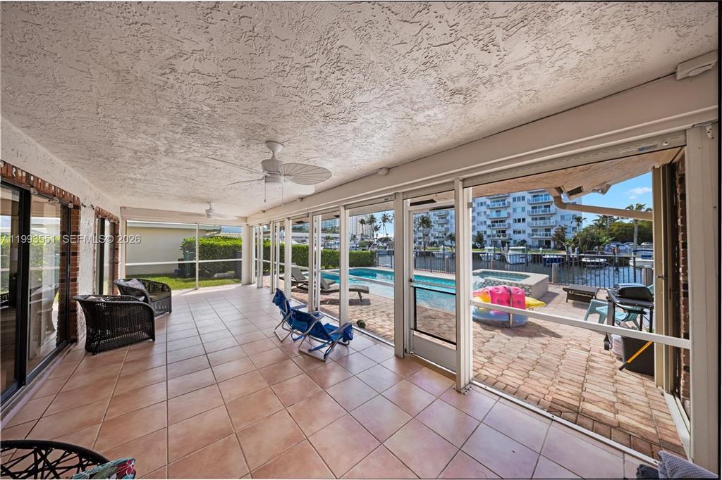 Building Photo - 2752 NE 3rd St