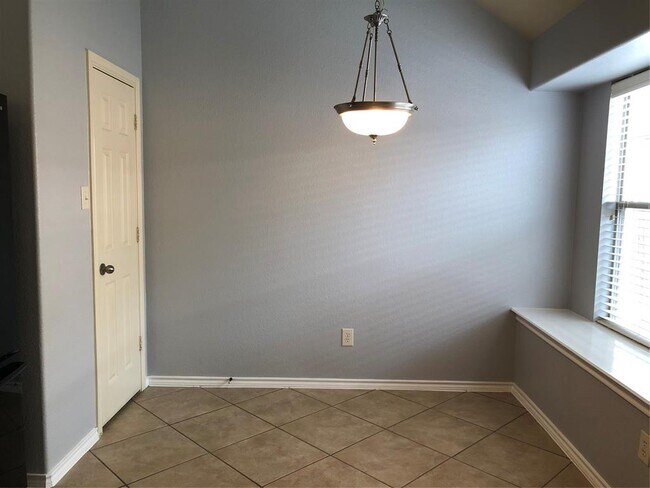 Building Photo - 11617 Glen Knoll Dr