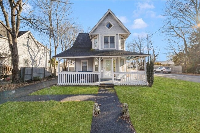 Building Photo - 206 Riverside Ave