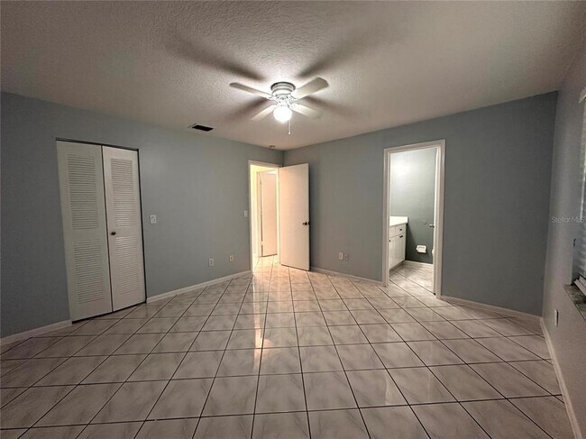 Building Photo - 22 W Country Cove Way