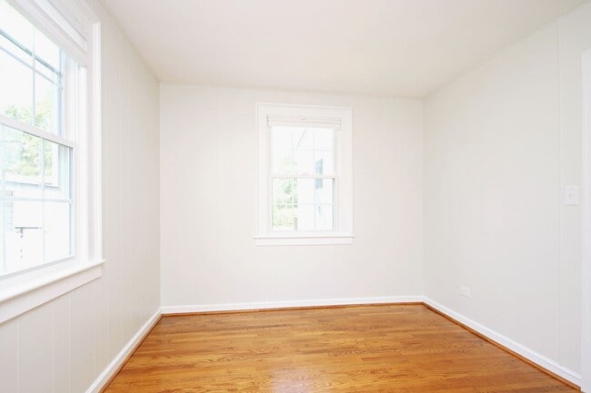 Building Photo - Updated One-Level Belmont Home Near IX Park