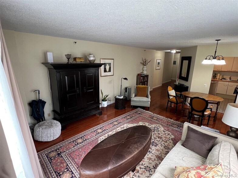 Building Photo - 10 Cottage Pl