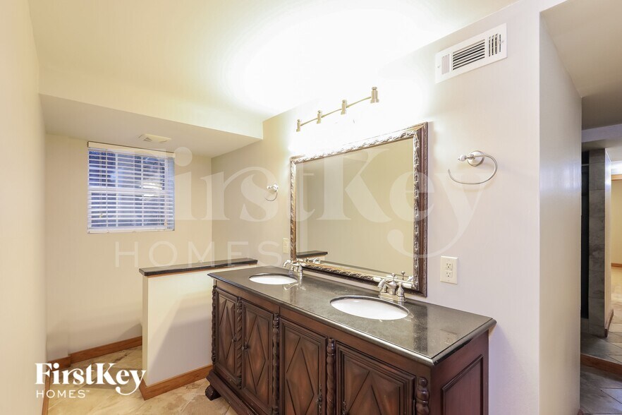 Building Photo - 3896 Chattahoochee Dr