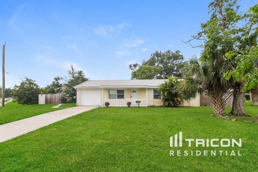 Primary Photo - 7000 Brentford Rd