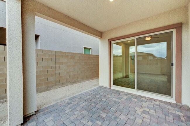 Building Photo - Nighthawk