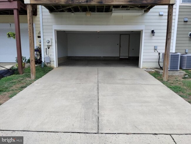Building Photo - 1202 Ellis Ave