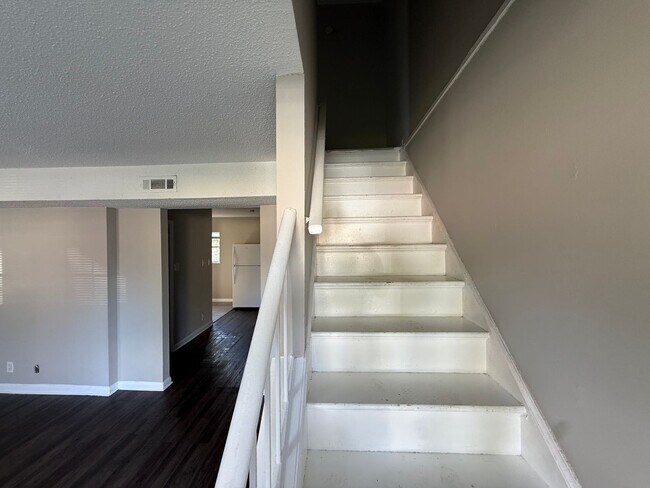 Building Photo - 3408 Glen Park Dr NW