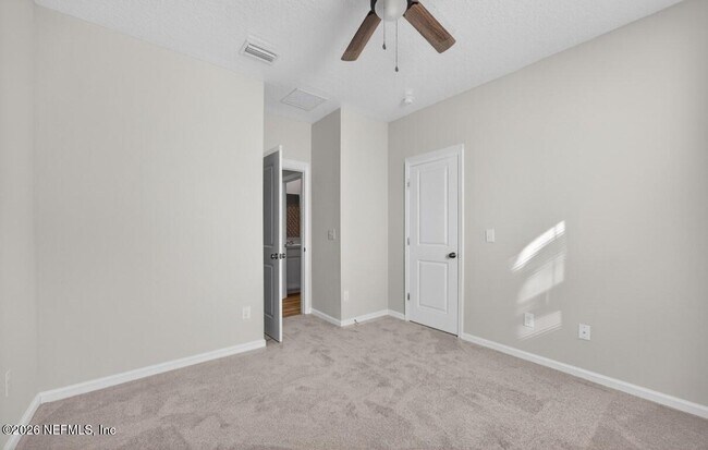 Building Photo - 14790 Cashew Ave