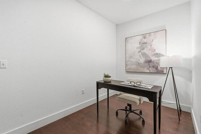 Building Photo - 2002 Glen Allen St