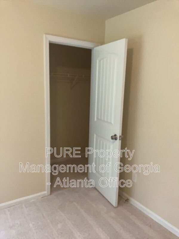 Building Photo - 160 Pine Ridge Rd