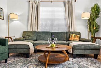 Building Photo - 11702 Moffat Ave