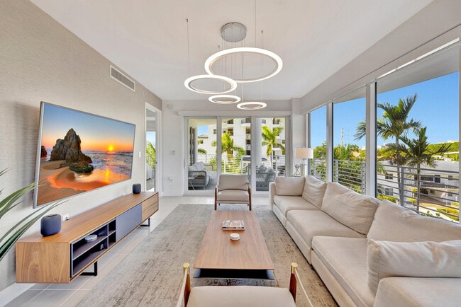 Building Photo - 612 Bayshore Dr