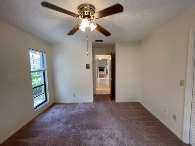 Building Photo - SPACIOUS 3 BD/2BA Home in Winter Springs!