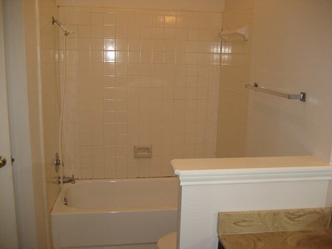 Building Photo - CUTE 3 BEDROOM IN NORTHSIDE ISD***GREAT FL...