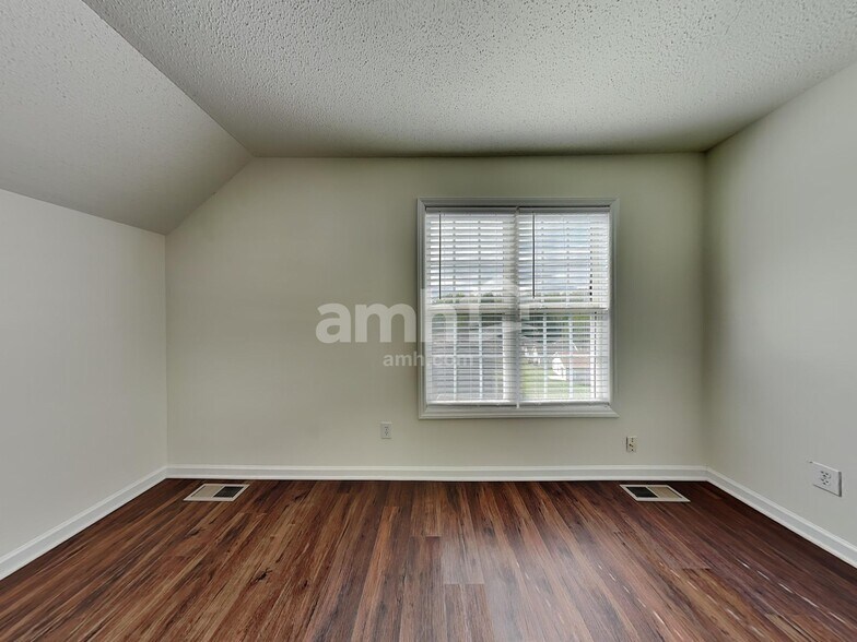 Building Photo - 150 Exeter Ct