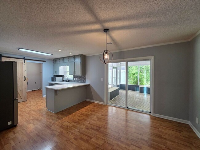 Building Photo - 102 Park Pl Dr