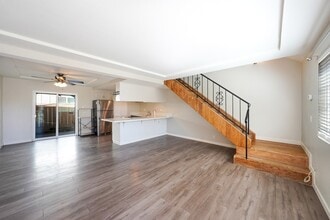 Building Photo - 808 B St