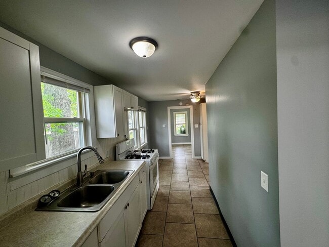 Building Photo - Charming 2-Bed, 1-Bath Single-Family Home in Coal Valley – Available Now!