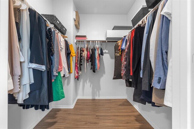 Building Photo - 432 Wolf Springs Rd