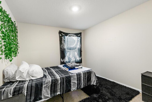 Building Photo - 86186 Mainline Rd