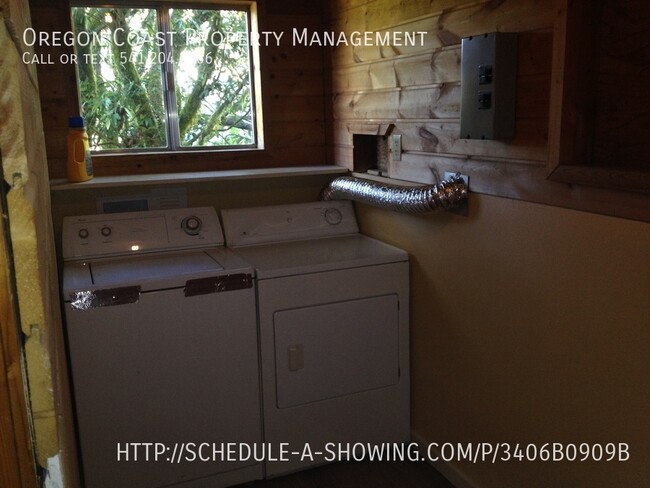 Building Photo - 4262 Siletz Hwy