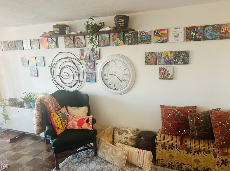 Living area - 1311 Delaware Ave SW