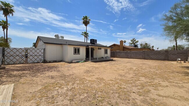 Building Photo - 8012 W Highland Ave