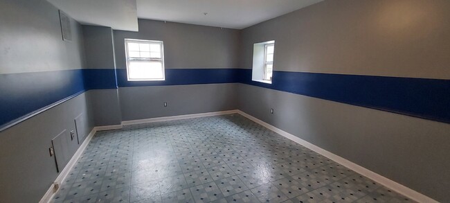 Building Photo - "Spacious 4-Bedroom Home with 3 Full Baths...