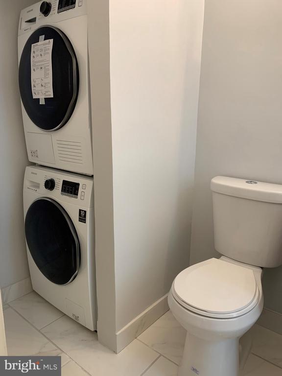 Building Photo - 135 S 19th St