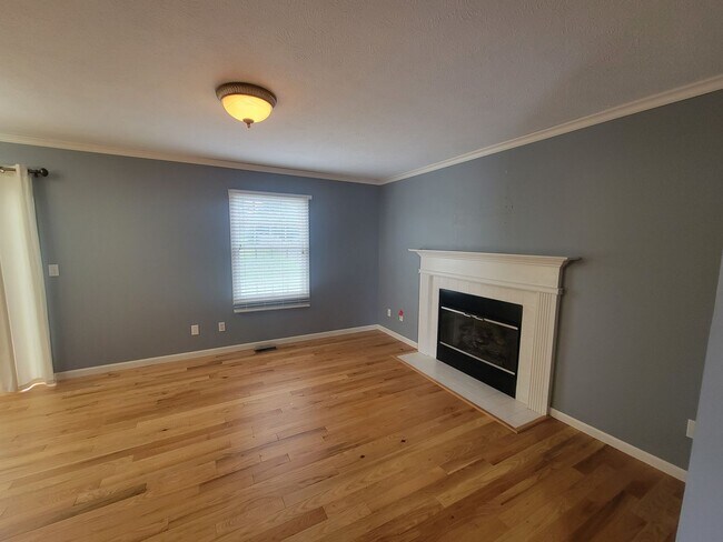 Building Photo - 3BR/4BA Dunlap Home for Lease