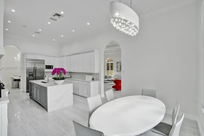 Building Photo - 1516 Island Blvd