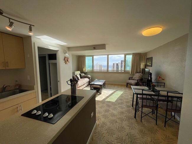 Building Photo - Furnished 1 Bedroom Island Colony Great Amenities!