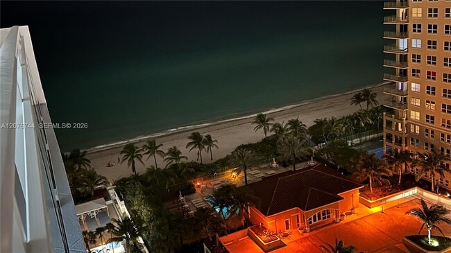 Building Photo - 2030 S Ocean Dr