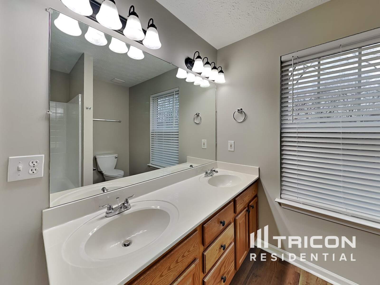 Building Photo - 8665 River Rock Ct
