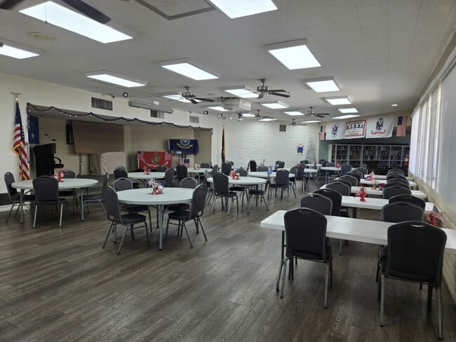 Building Photo - 10701 N 99th Ave