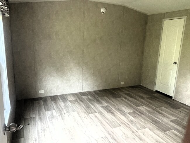 Building Photo - 82 Donna Ln