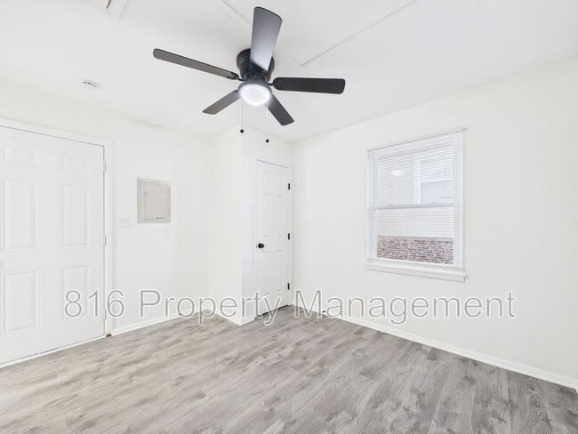 Building Photo - 5017 Dodson Ave