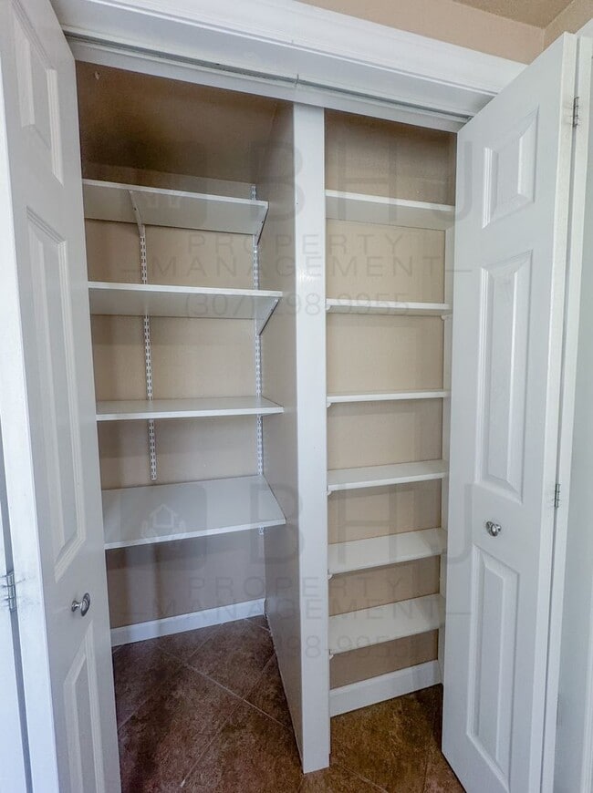 Building Photo - 4 BEDROOM / 2 BATH HOME IN SCSD1!