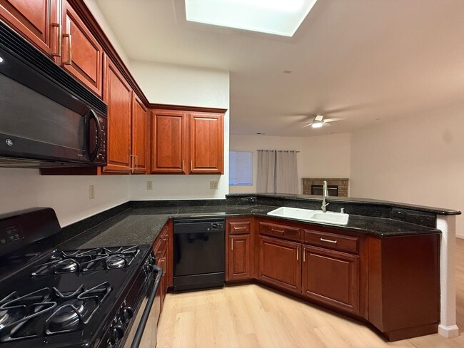 Building Photo - Delightfully Spacious Home!