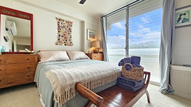 Building Photo - 2575 Khi Ave