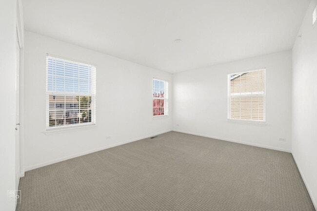 Building Photo - 38 Marcel Ln