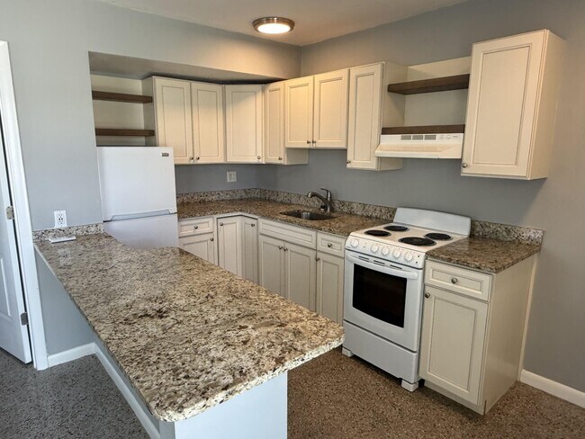 Building Photo - 1118 N H St