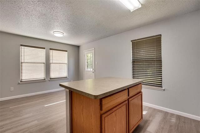 Building Photo - 510 Burleson St